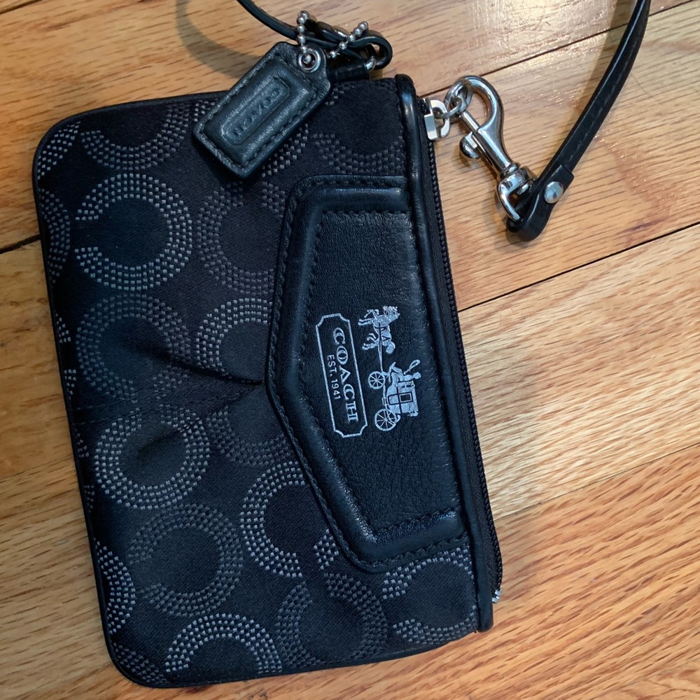 NWOT Coach Wristlet -Blue Interior